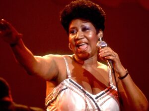 Aretha Franklin - Respect (Blues Brothers 2000)
